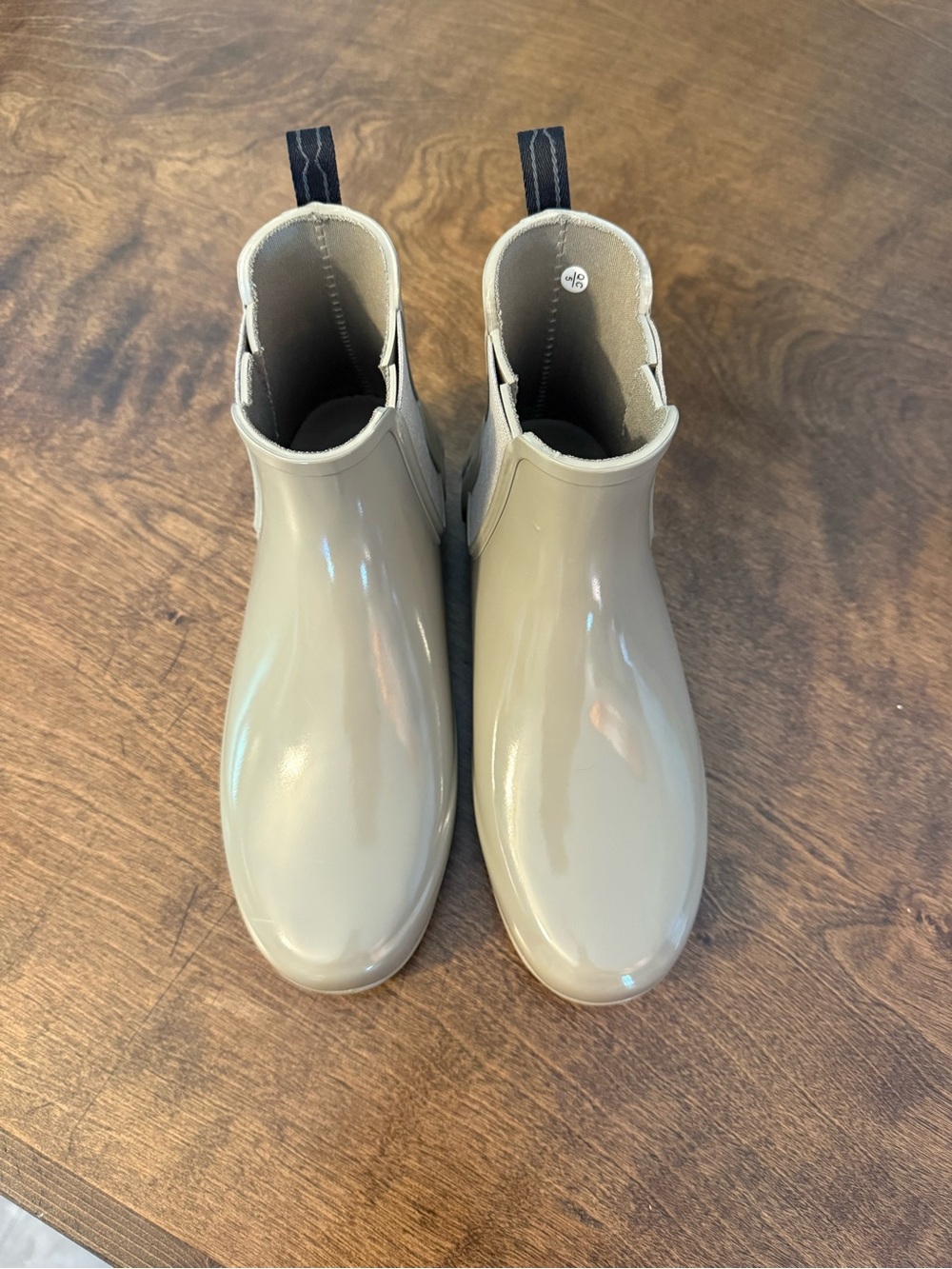 Hunter Original Women’s Refined Chelsea Gloss Rain Boots Size 8